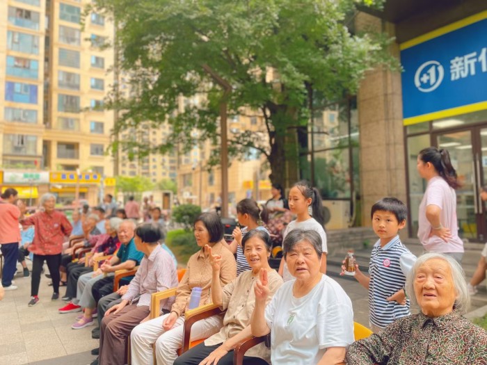 情暖夕陽，孝潤童心